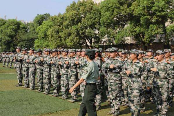 大学生为什么要参加军事训练：训练学生刻苦奋斗的坚强意志3